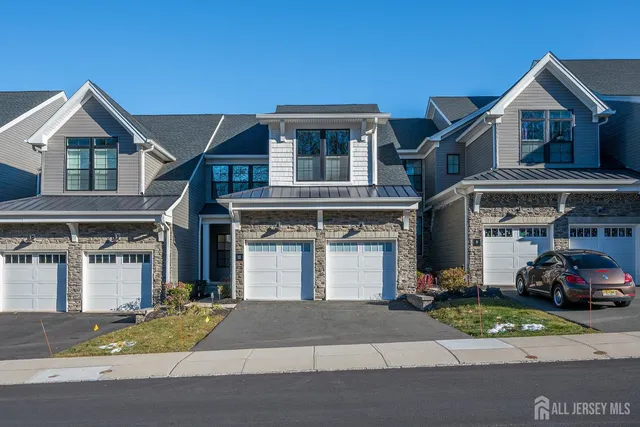 11 Swenson St, Denville, NJ 07834