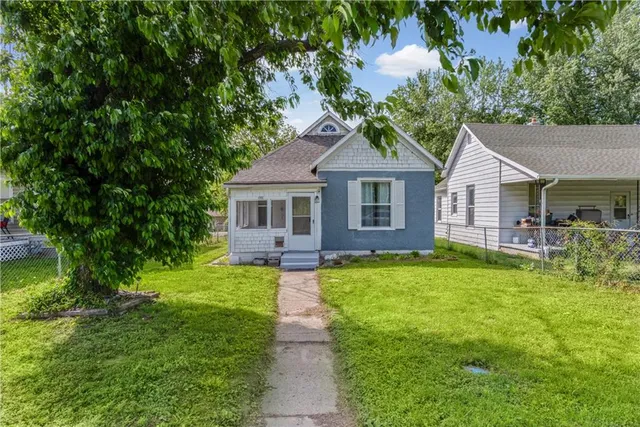 805 Price Blvd, Atchison, KS 66002