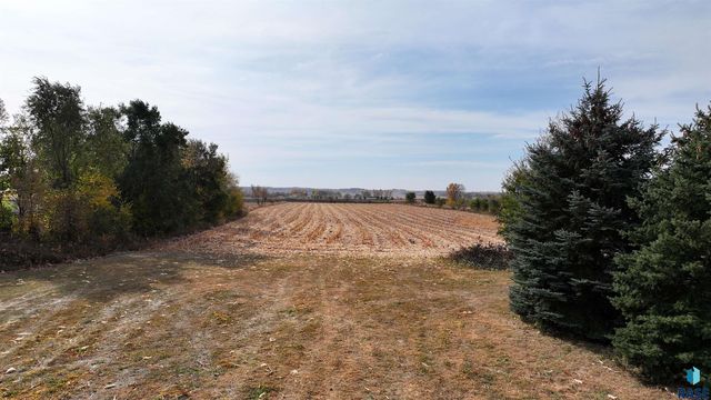 613 W  9th St, Canton, SD 57013