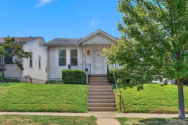 4138 Quincy St, Saint Louis, MO 63116