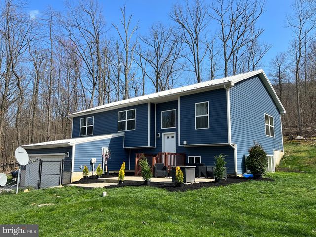 1253 Indian Peg Rd, Boiling Springs, PA 17007