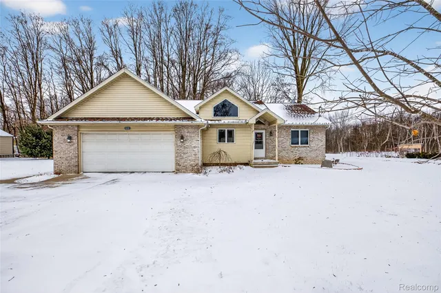 14101 Tuscola Rd, Clio, MI 48420