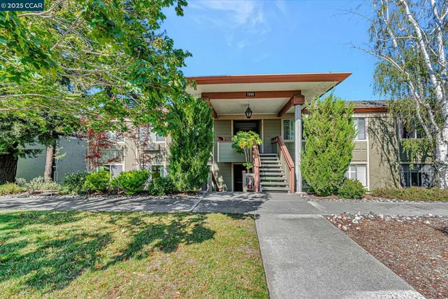 1909 Skycrest Dr #2, Walnut Creek, CA 94595