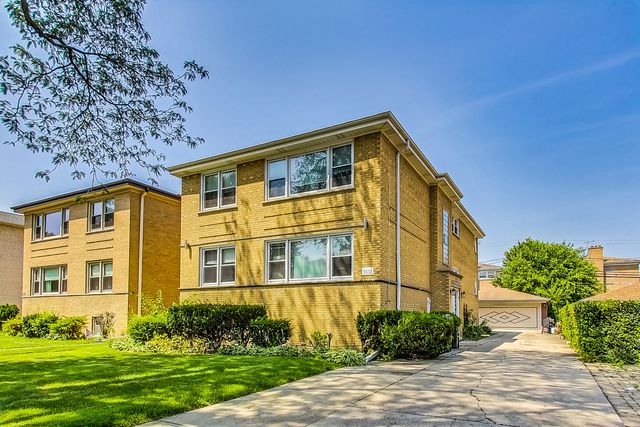 3332 W  Columbia Ave, Lincolnwood, IL 60712
