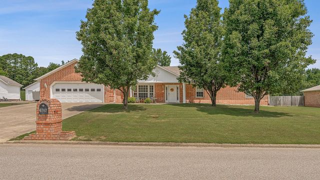 6707 Deerwood Dr, Paragould, AR 72450