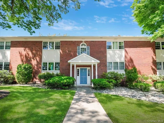 80 Bon Aire Circle #R12, Suffern, NY 10901