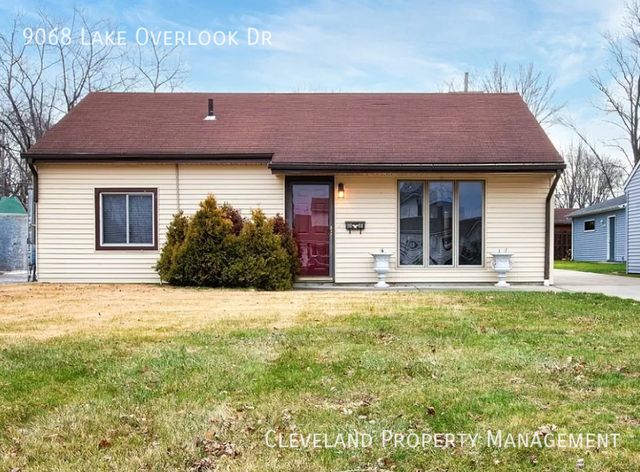 9068 Lake Overlook Dr, Mentor, OH 44060