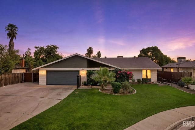2504 Olmo Ct, Bakersfield, CA 93309