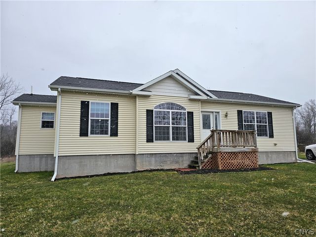 7786 State Route 90 N, Cayuga, NY 13034