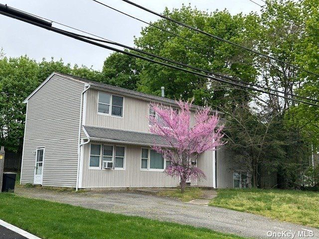 33 Wiltshire Drive, Commack, NY 11725