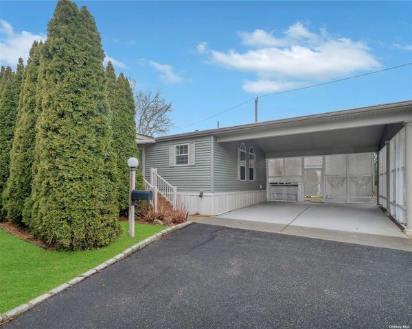 1661-269 Old Country Road, Riverhead, NY 11901
