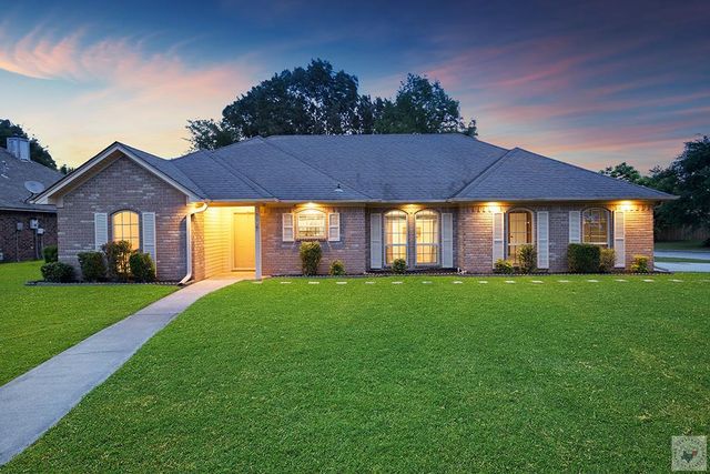 5504 Winwood Dr, Texarkana, AR 71854