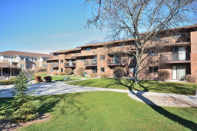 8550 West Waterford AVENUE UNIT 6, Greenfield, WI 53228