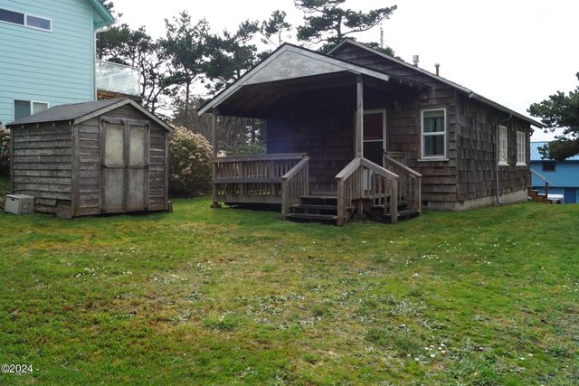2634 NW Lee Ave, Lincoln City, OR 97367