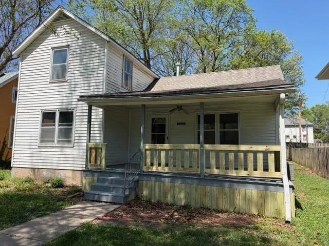 1025 Laramie St, Atchison, KS 66002