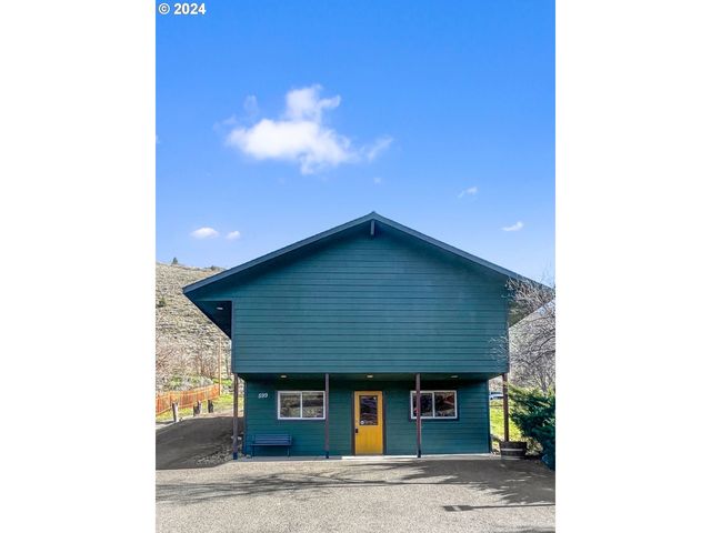 599 S  Highway 197, Maupin, OR 97037