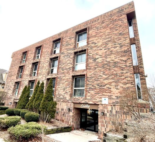 3445 N  Oakland Ave  #108, Milwaukee, WI 53211