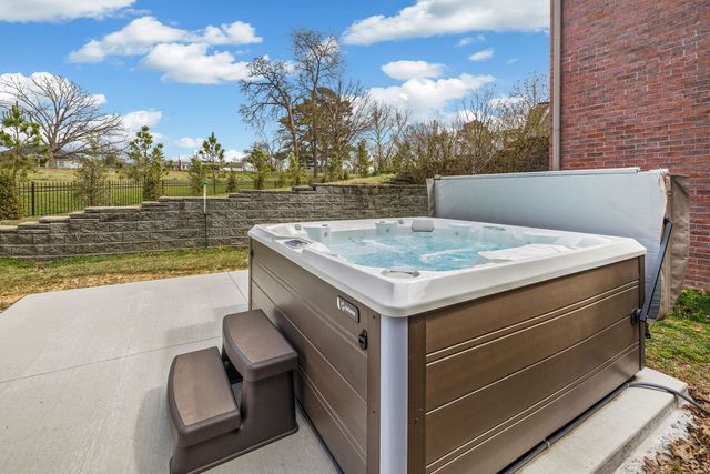 Address Not Disclosed, Bentonville, AR 72712