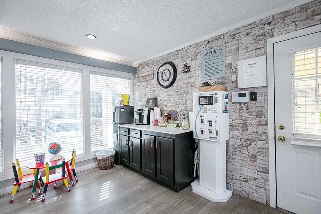 10000 N  Lamar Blvd #2020, Austin, TX 78753