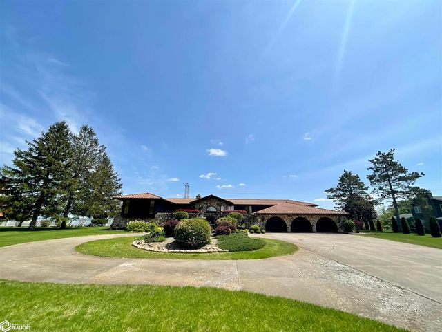 3347 Country Club Ln, Fort Madison, IA 52627
