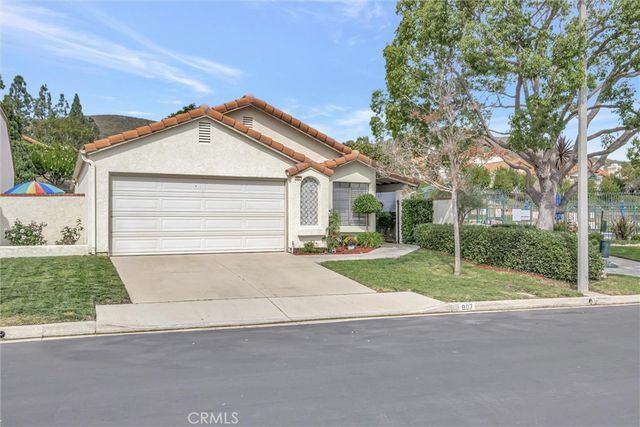 807 Links View Dr, Simi Valley, CA 93065