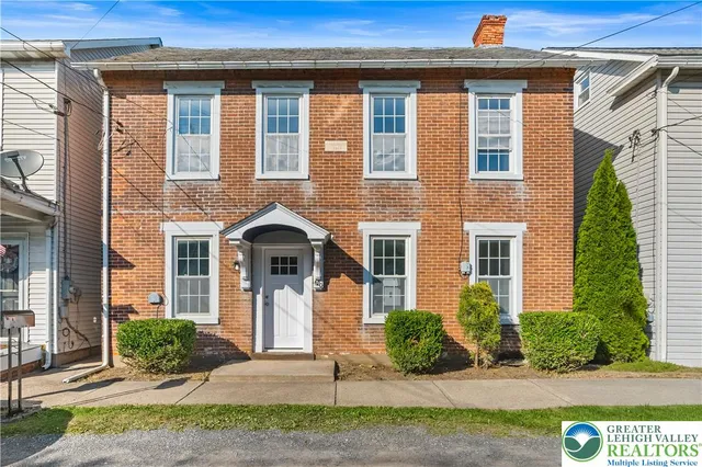 620 Monocacy Dr, Bath, PA 18014