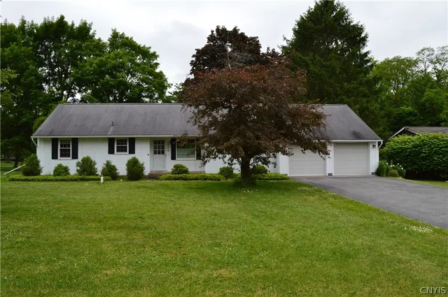 7514 River Rd, Baldwinsville, NY 13027