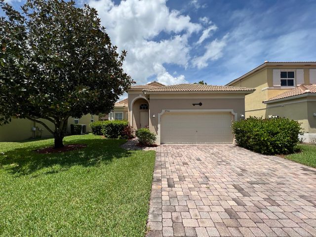 5746 Sunberry Cir, Fort Pierce, FL 34951