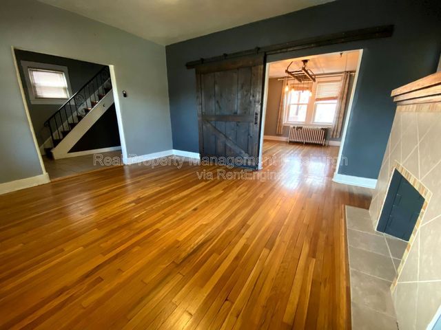 1808 Pioneer Ave, Pittsburgh, PA 15226