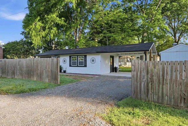 1710 Torreyson St, Conway, AR 72034