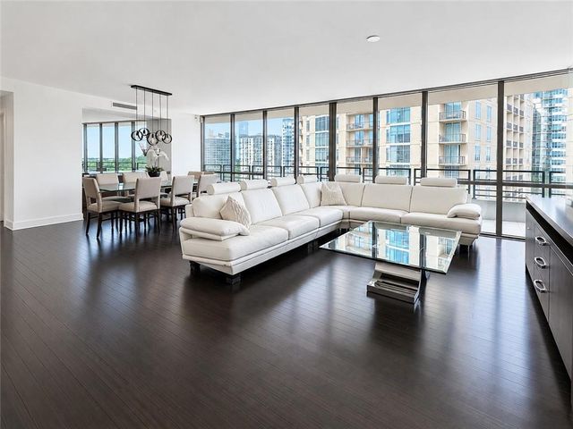 700 Park Regency Pl NE #1705, Atlanta, GA 30326