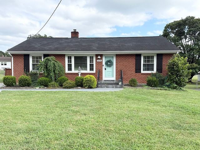 1668 Reece Rd, Salem, VA 24153