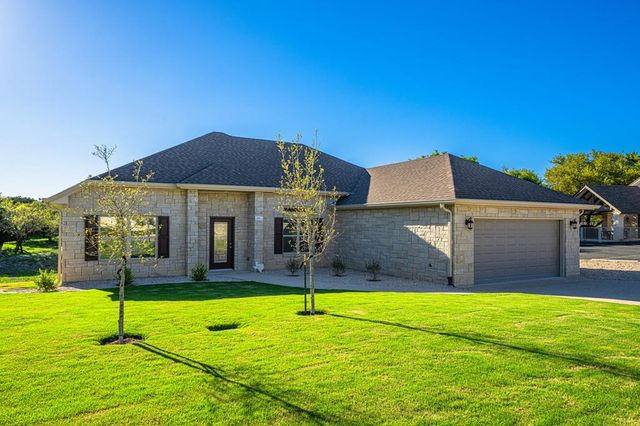 2011 Athens Ave, Kerrville, TX 78028
