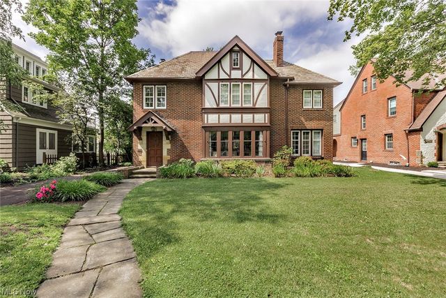 3276 Chadbourne Rd, Shaker Heights, OH 44120