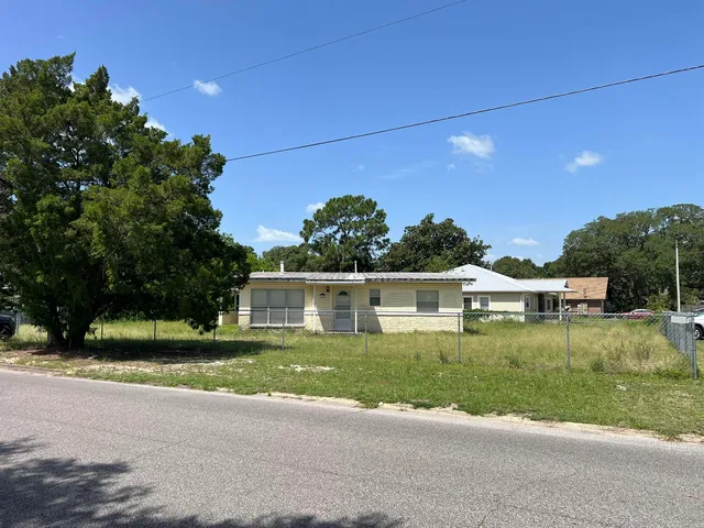 122 Thornhill Rd, Fort Walton Beach, FL 32547