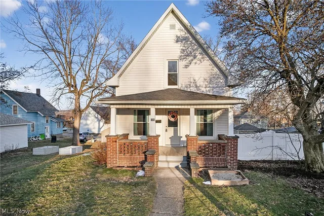 106 S  2nd St, Rittman, OH 44270