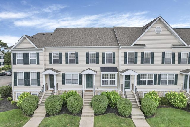 6092 Phar Lap Dr #16, New Albany, OH 43054
