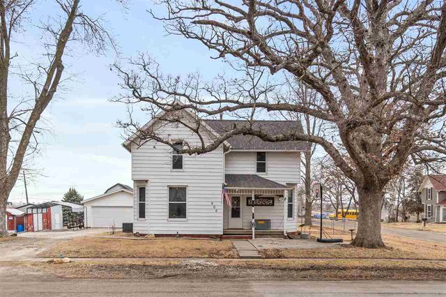 500 Park St, Ainsworth, IA 52201