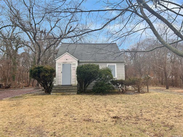 235 Hewlett Avenue, East Patchogue, NY 11772