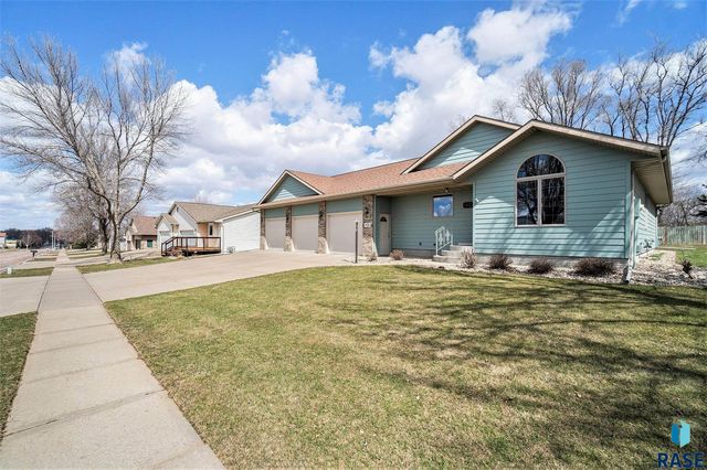 920 S  Charlotte Ave, Sioux Falls, SD 57103