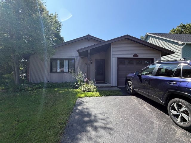 225 Countess Dr, West Henrietta, NY 14586