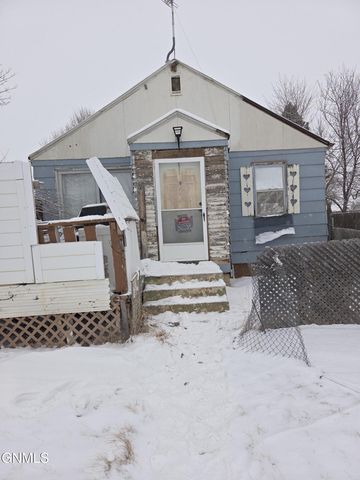904 Washington Ave, Hebron, ND 58638