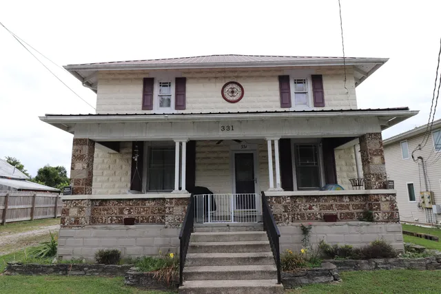 331 Garrett Ave, Brooksville, KY 41004
