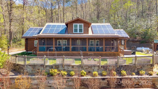 228 Marigold Ln, Hendersonville, NC 28792