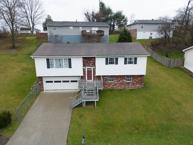 1908 Constitution Dr, Fairmont, WV 26554