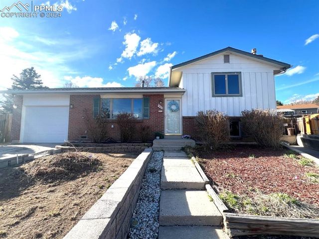 1422 Mears Dr, Colorado Springs, CO 80915