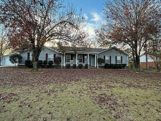 610 Early Walden Rd, Headland, AL 36345