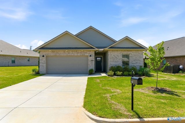 22002 Natures Cove Dr, Athens, AL 35613
