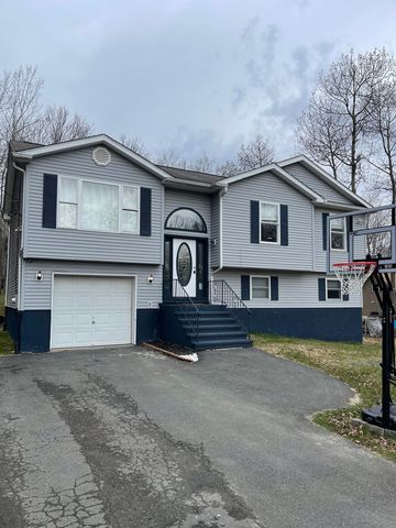 540 Clearview Dr, Long Pond, PA 18334