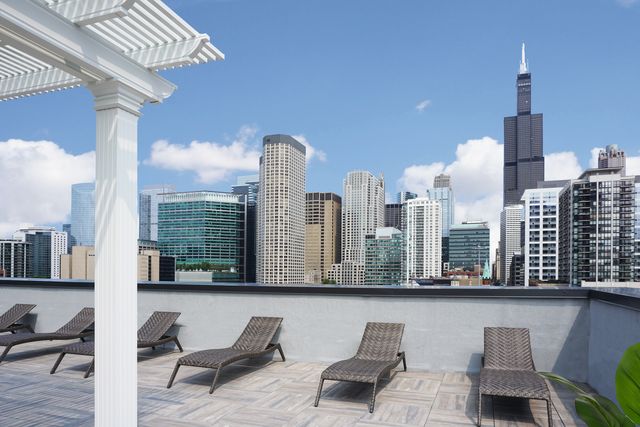 2401 W  Wabansia Ave #401, Chicago, IL 60647